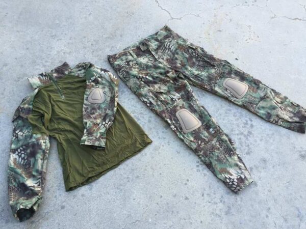 UNIFORME CON RODILLERAS Y CODERAS MR