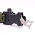 PULSERA PARACORD CON BRÚJULA,SILBATO Y PEDERNAL.