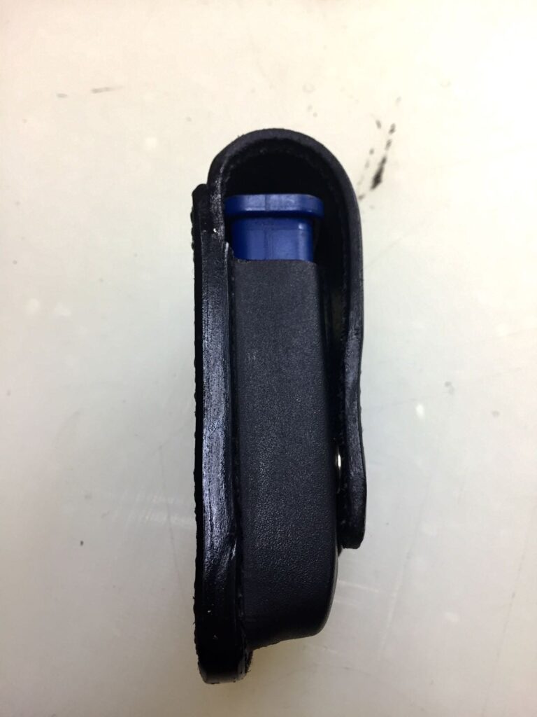 FUNDA CARGADOR CUERO-KYDEX