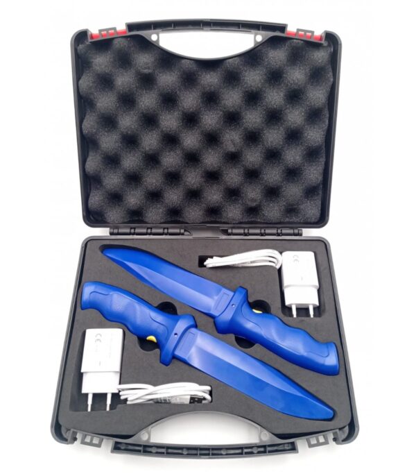 Kit de 2 cuchillos eléctricos BlueKnife para entrenamiento. Recargable.
